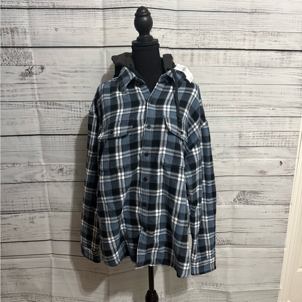 American Eagle Outfitters Navy and White Plaid Shirt